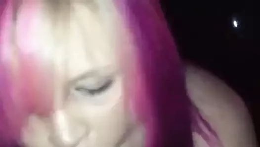 emo darbe iş üzerinde küçük horoz