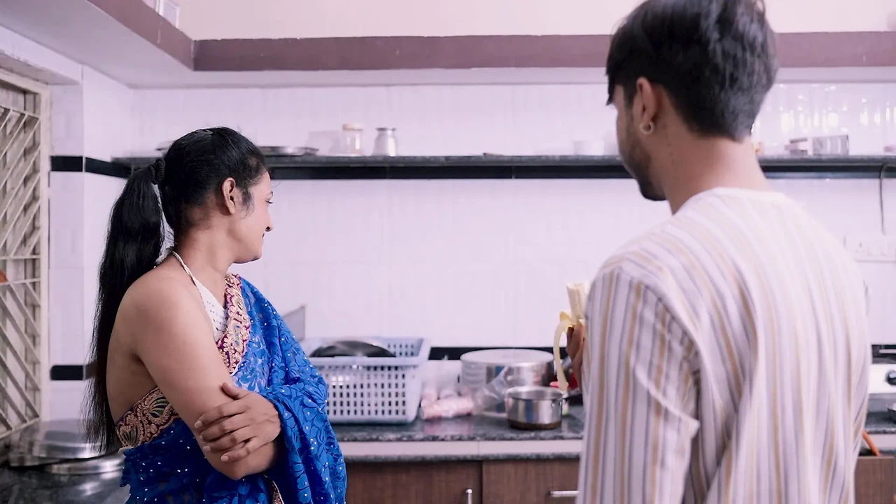 Premium Indian Aunty Scared After Seeing Big Dick Full Hindi Audio Asian Asian Porn (4K Ultra) - Singapore Special