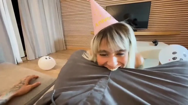 On My Birthday I Sat on the Cock and Received a Lot of Milk Inside the Pussy