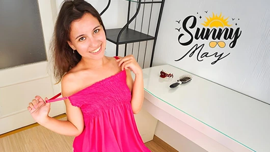 Sunny May perfect18'de amcık oyunuyla gününü aydınlatıyor