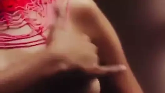 göğüslerini nasıl kontrol edersin hanımefendi