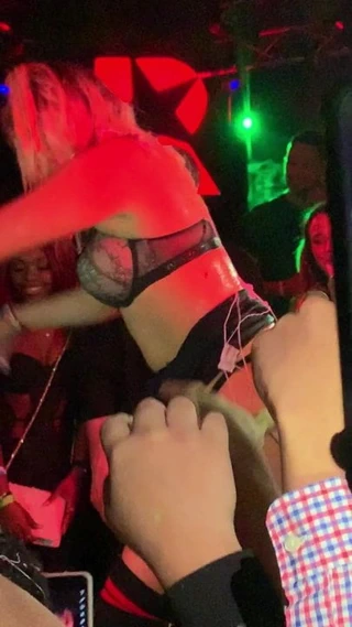 Kızlar çıldırdı 3