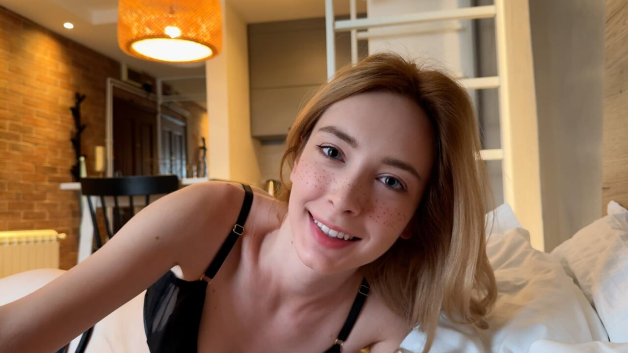 Tatlı kız arkadaşınla sabah seksi