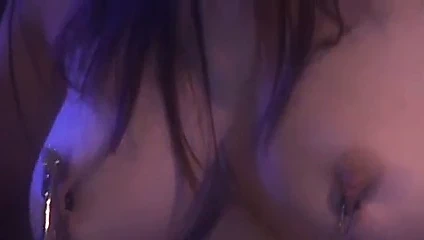 Alexia göğüsleri ve dallama işkence