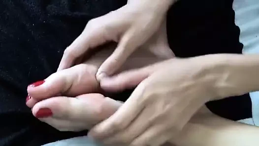 seksi ayaklar altında muayene