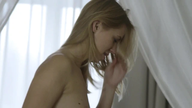 Kız arkadaş ilk kez götten sikiliyor