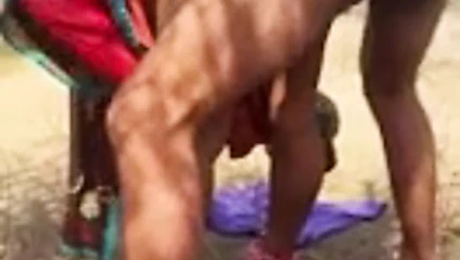 Village eş becerdin tarafından arkadaşlar