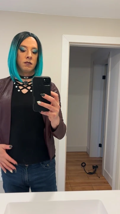 Femboy dışarı çıkmadan önce hızlı bir şekilde!
