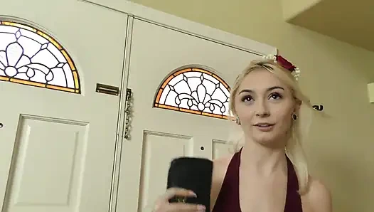 Chloe Temple'ın üvey babalarının yarağı yapay penisinden daha büyük, bu yüzden onu sikiyor!- sapık orta yaşlı seksi kadınlar