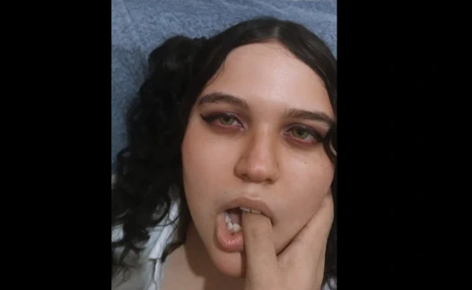 Öğretmen en sevdiği öğrencinin yüzünü sikiyor. itaatkar kız öğrenci.