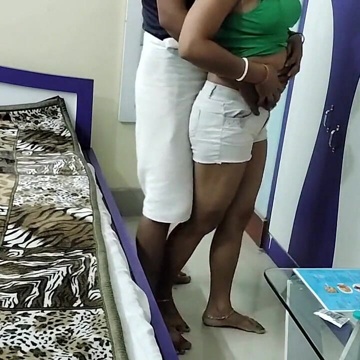 Ateşli Hintli Bengalli yenge erkek arkadaşının yedi mast chudai otel odası tam bölüm