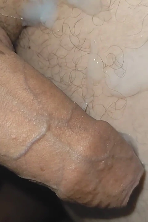 Büyük, Kıvrımlı Penis Dokunmadan aşırı Derecede Boşalıyor!!