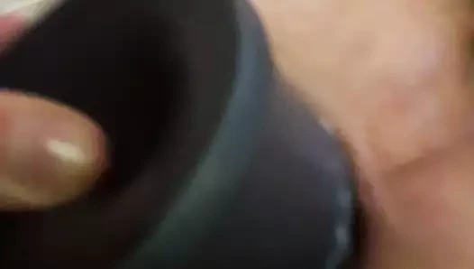 Yavaşça beni rahatsız ediyor ve sonra bir damla gushi görmekten zevk alıyor