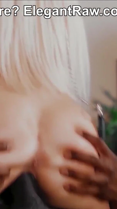 Волнующий момент из "Не забывай, что ты работаешь на мистера Блэка! Christina Shine и Joss Lescaf для ElegantRAW"