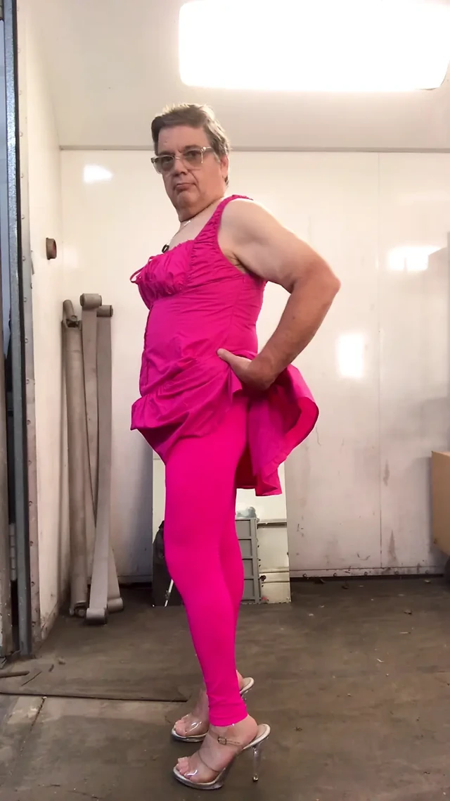 Pembe içinde seksi!!