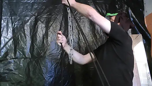 Sevimli MILF baskın ediliyor ve büyük poposuna kabak konur