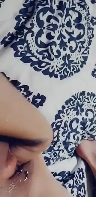 yalnız ev hanımı yumruklar KEDİ