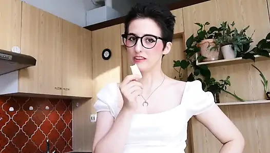 Sen bir cadının atıştırmasısın! Alman devour