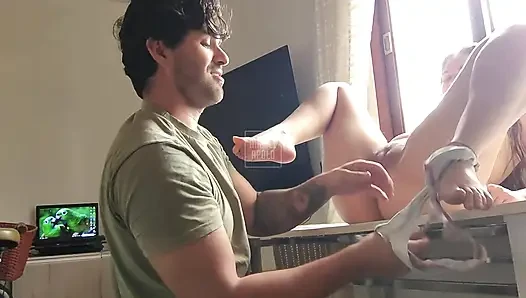Mutfakta sabah seksi... – Bu hayatta daha iyi bir şey yok