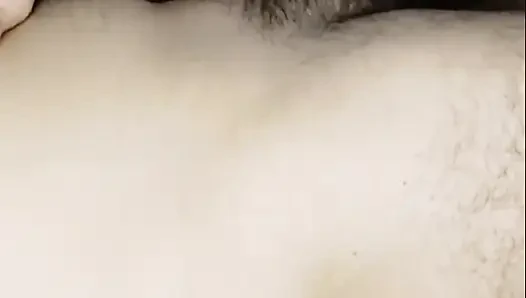 Külotunu çıkarmasını beklemedi; Yaşlı erkekler tarafından sikilmeyi hayal etti.