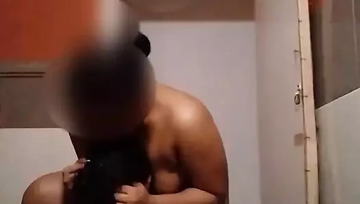 İnilti karısı - yemek ve parmak karısının kedi - zevk karısı