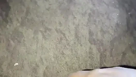 Sıkı amcığımı genişletmeye çalışıyorum
