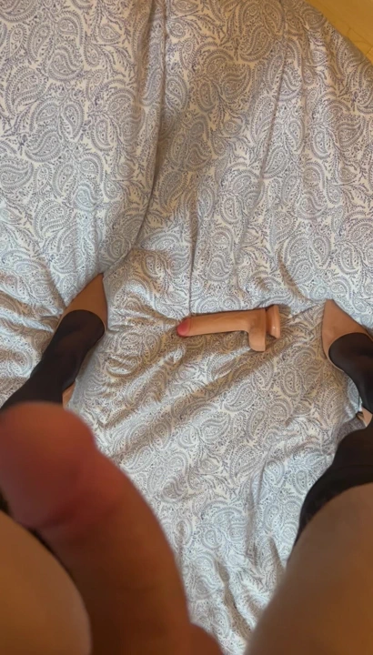 Yüksek topuklu bir yarak reiben