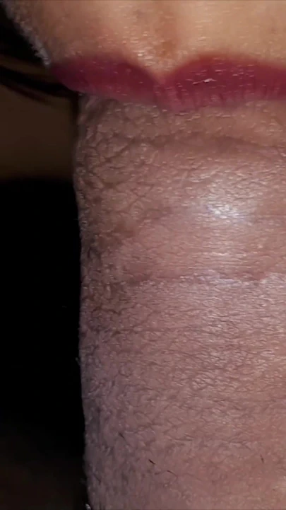 İşten sonra kocama sakso çekiyorum ve ağzıma çok boşalıyor