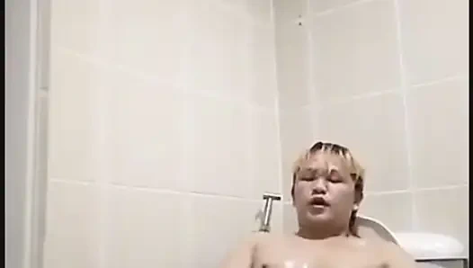 Philippino Twink Boy Eats His Own Cum!!
