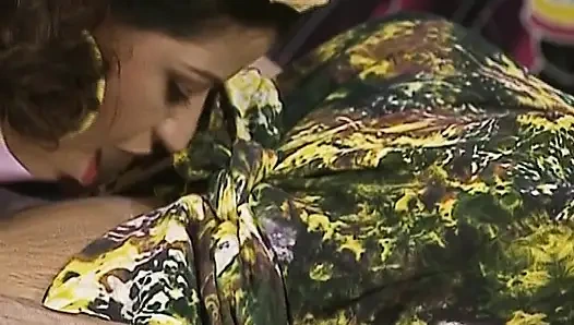 Çarpıcı sürtükler ve büyük yaraklarla muhteşem Alman anal grup seks