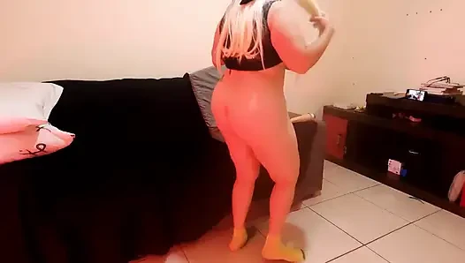 Esmerin güzel bir oral seks yaptığını açıkladı.