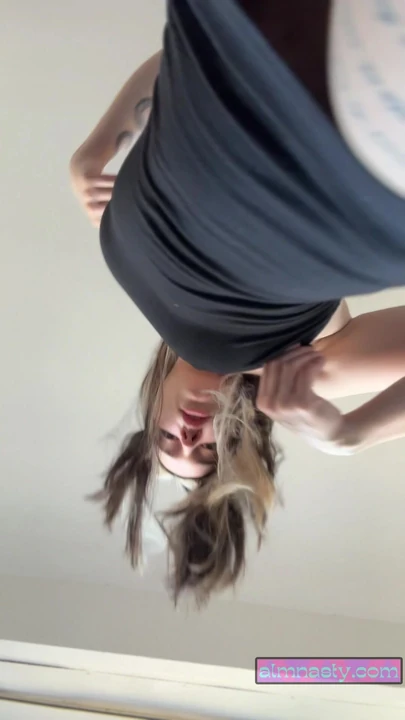 ЛАТИНА СОБЛАЗНЯЕТ! Мой бойфренд в видео от первого лица, когда я сижу на его лице