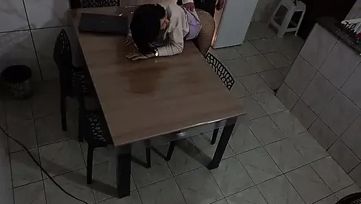 Sekreterin götü toplantı odasında sikiliyor.