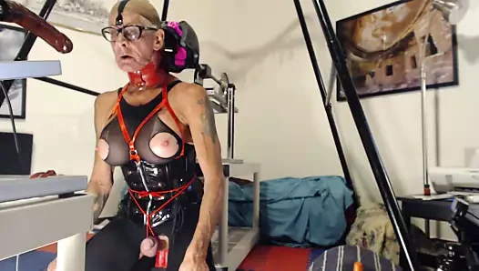 Lovedildos harika vakit geçiriyor. 1