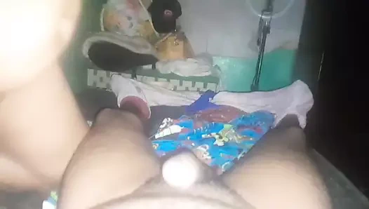 Çalışırken üvey oğlumun yarağının üstüne çıkıyor, gavatın oğlu