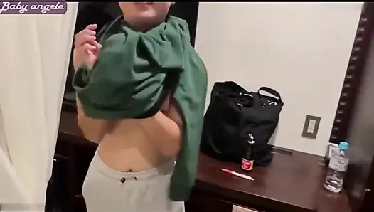 Ünlü yetişkin fenomeniyle ilk kez, gergin çaylak zorlıyor ama garip ilk kez