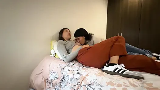 I want you to pierce my pussy with your rich fingers so badly