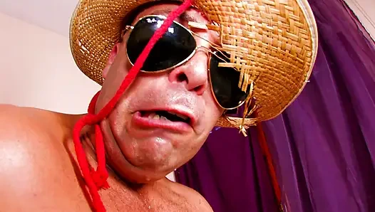 Büyük götlü orta yaşlı seksi kadın oyuncu seçmelerinde götten sikiliyor