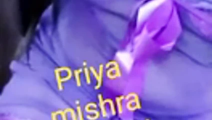 Hintli kamera kızı