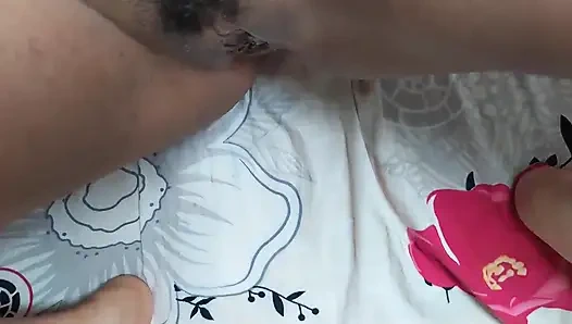 Bu kadını sokakta buldum ve iyi bir kaltak onu evime götürüp o büyük götü sikeceğim mi'de olanlar