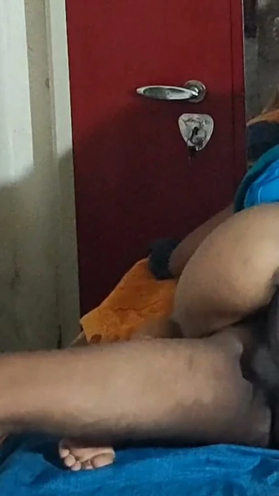 Desi indian village bhabhi first time meet with her Step brother. | Klip 2