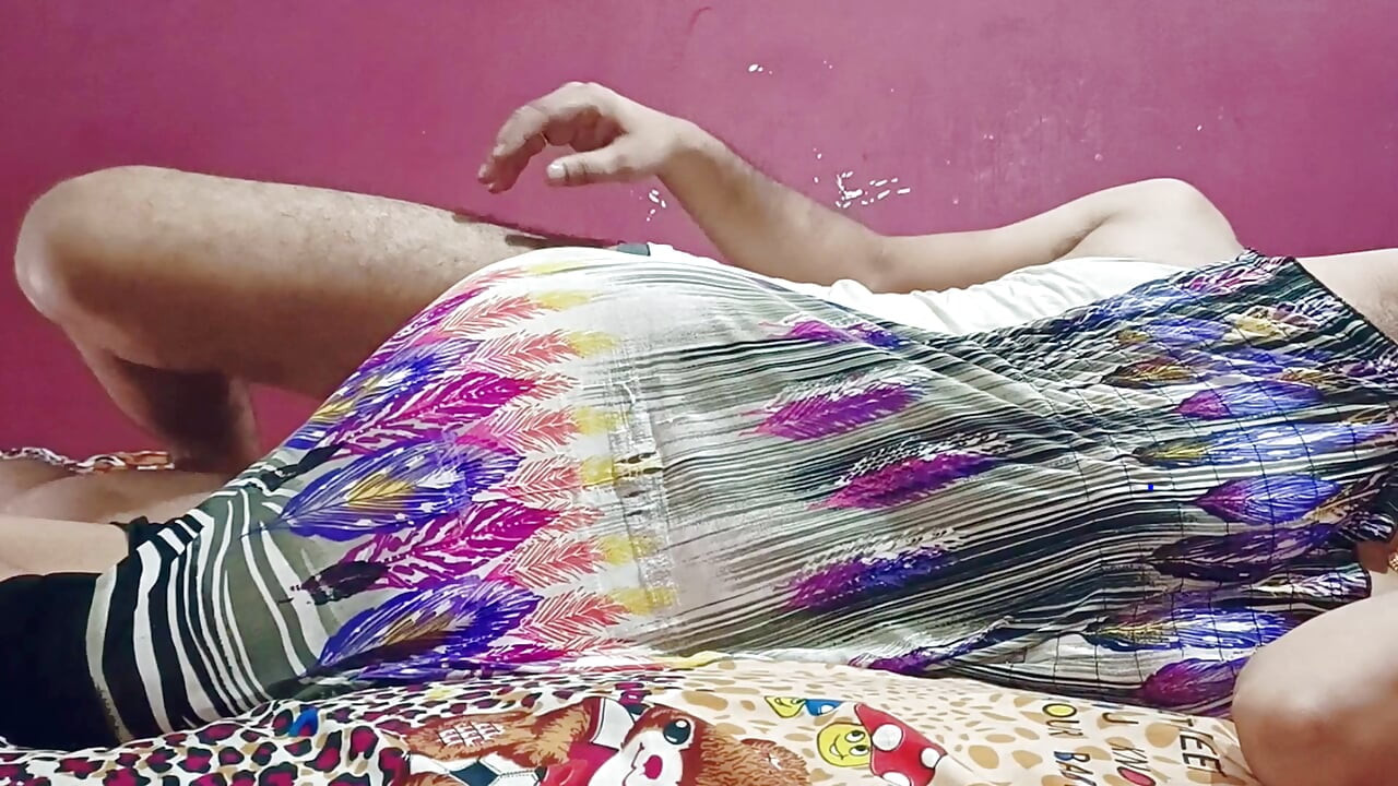 Üvey kız kardeş üvey erkek kardeşiyle aynı yatağı paylaşıyor
