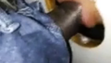 Sri Lankalı gerçek duvar deliği