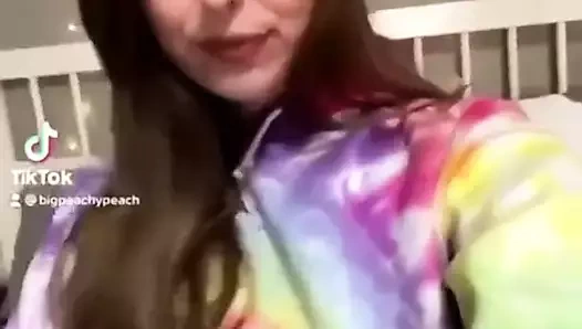 Tiktok kızı çıplaklar