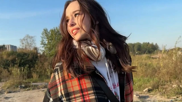 En iyi striptiz elle tokat hedefi kimin ayakta bırakacağını görmektir