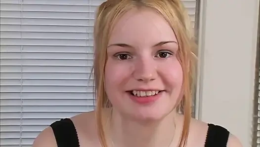 Çaresiz amatörler Bree ve Tatiana büyük sert yarak emiyor ve yüzlerini ateşli dölle kaplıyor