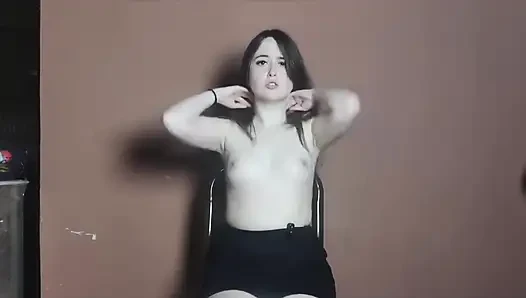 Kıllı meme uçlarım biraz ilgi istiyor