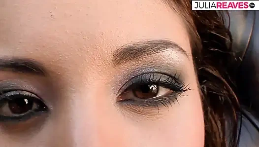 Üvey kız kardeş dev salatalık ile kendini sikiyor