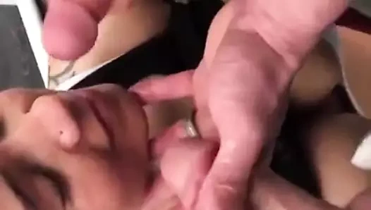 Açık sürtük ile büyük memeler gergin için ona çift yüz