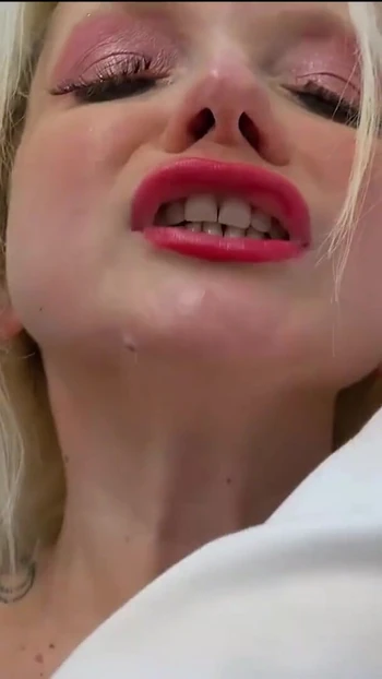 Незабываемый момент из "Две британские милфы-лесбиянки в интенсивной игре с игрушками и лизанием"